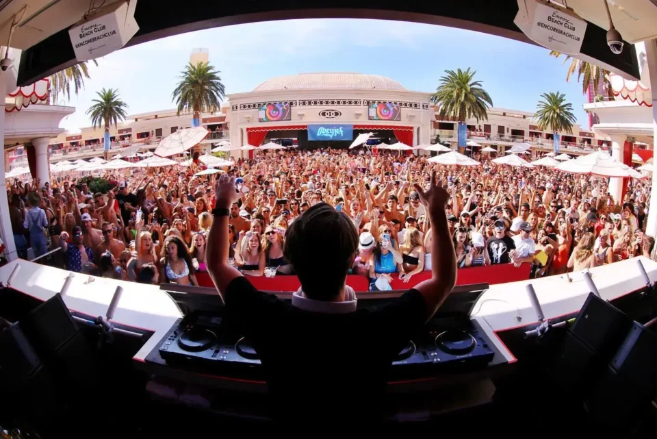 ENCORE BEACH CLUB